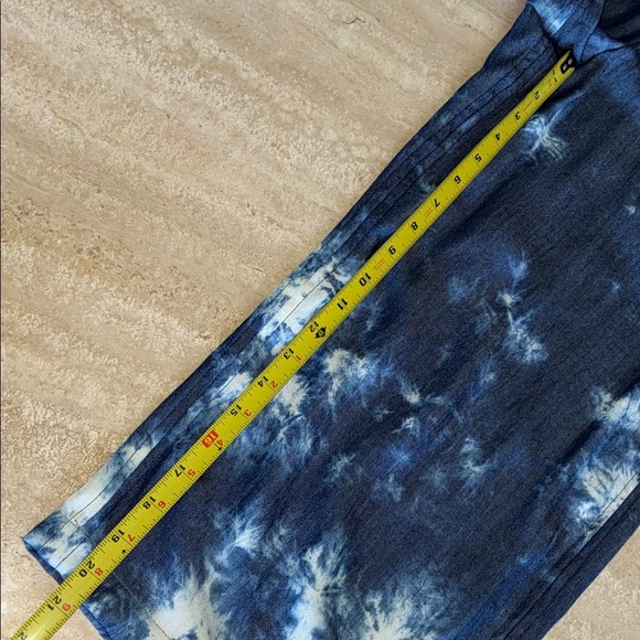 Blue Tie-Dye Set: Peplum Top & Wide Leg Capri Pants. M - Picture 14 of 17